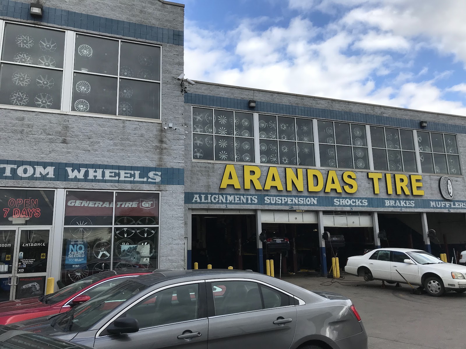 Arandas Tire — photo