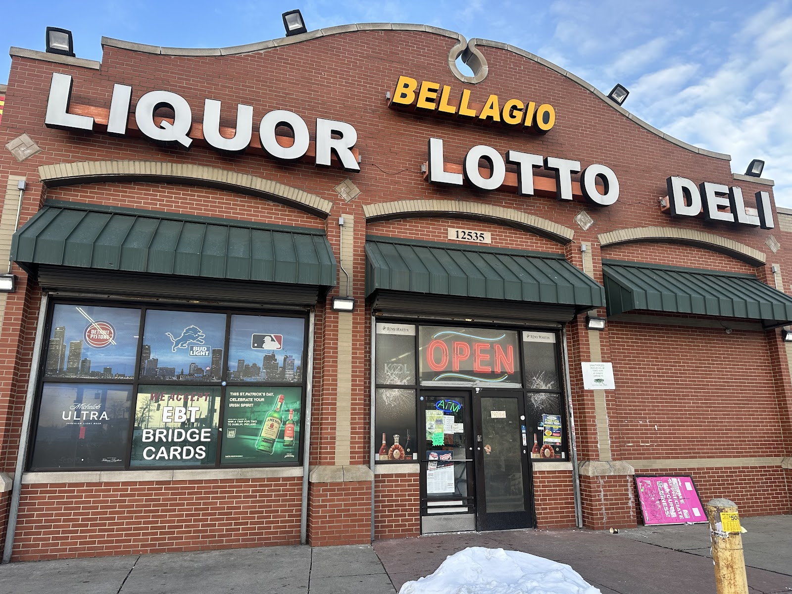 Bellagio liquor wine and beer store — photo