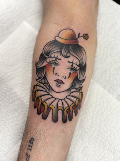 Glass Anchor Tattoo — photo