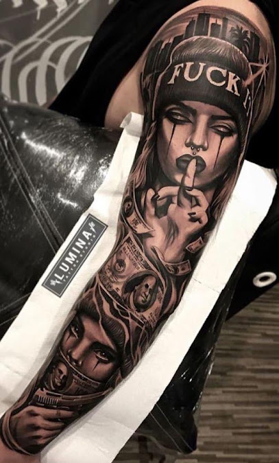 Hannah Tattoo — photo
