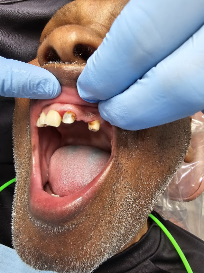Livernois Dental Care in Detroit