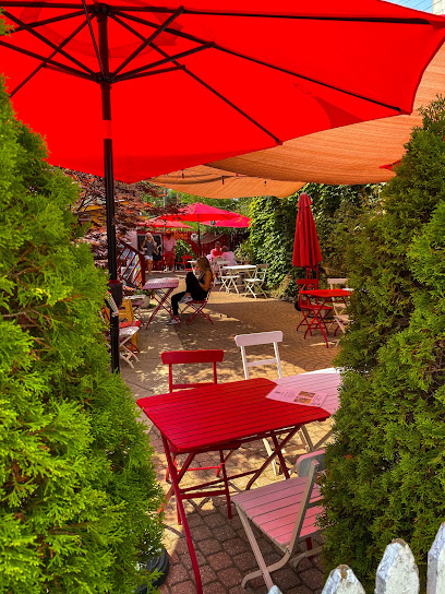 Mudgie's Deli and Wine Shop in Detroit