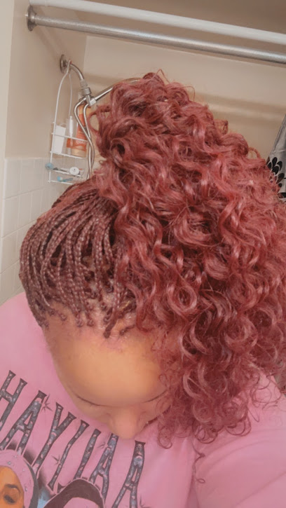 Pretty Lady Hair Braid — photo