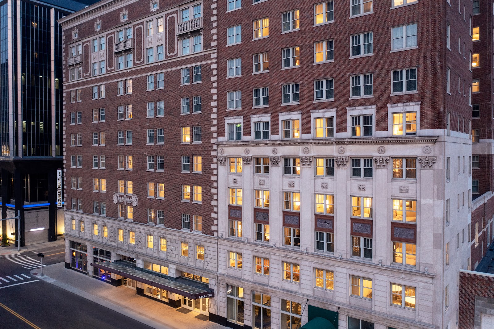 DoubleTree Suites by Hilton Hotel Detroit Downtown - Fort Shelby — photo