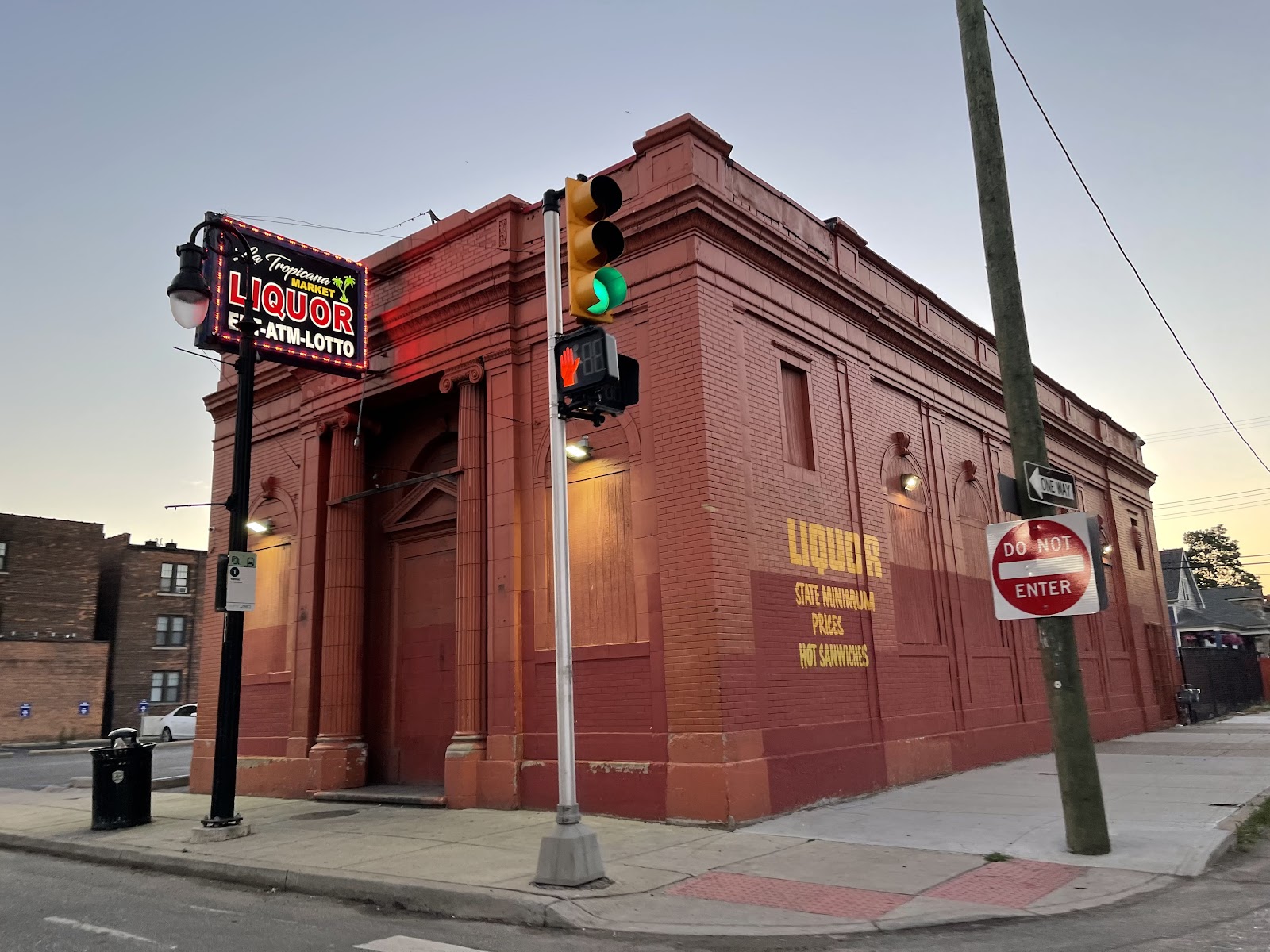 La Tropicana Market — photo