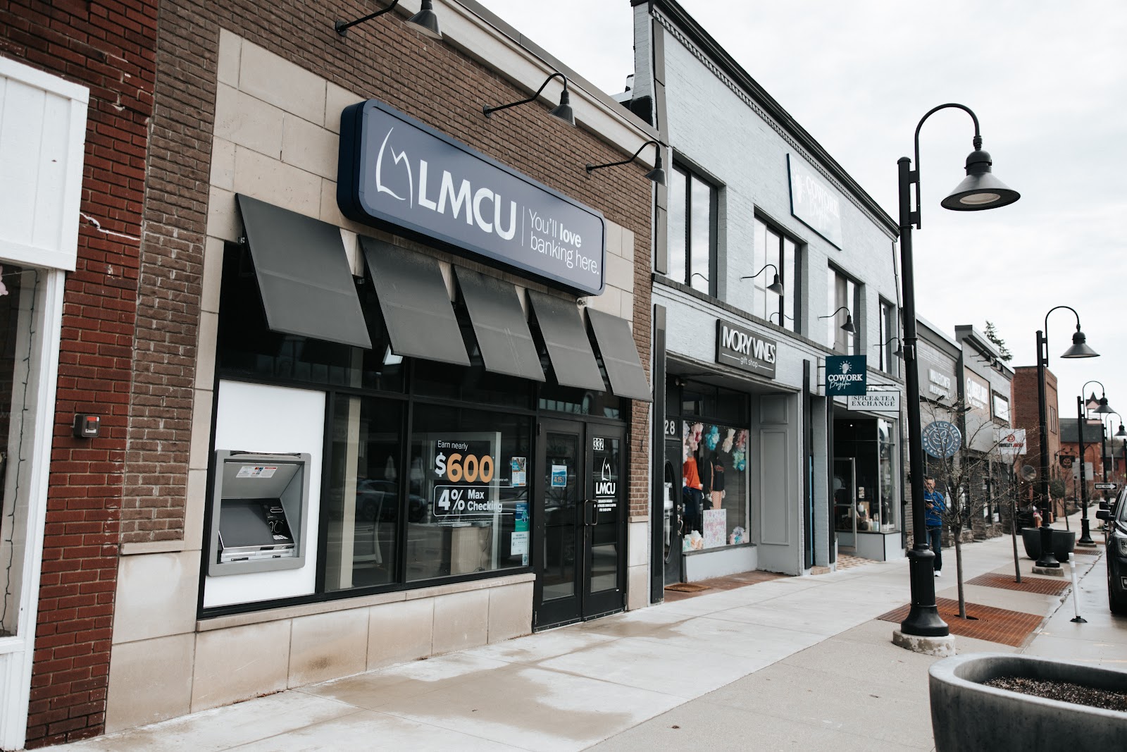 LMCU — photo